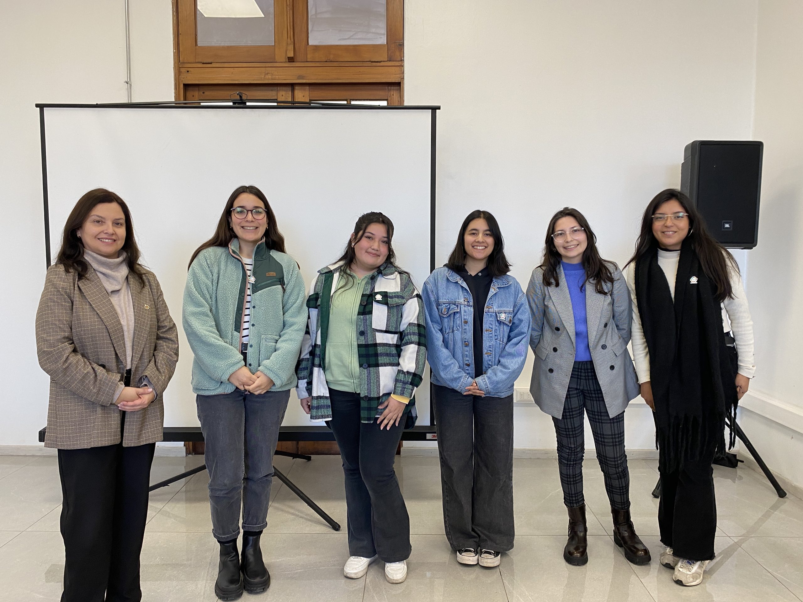 Estudiantes de la Escuela de Periodismo son Embajadoras Sostenibles PUCV