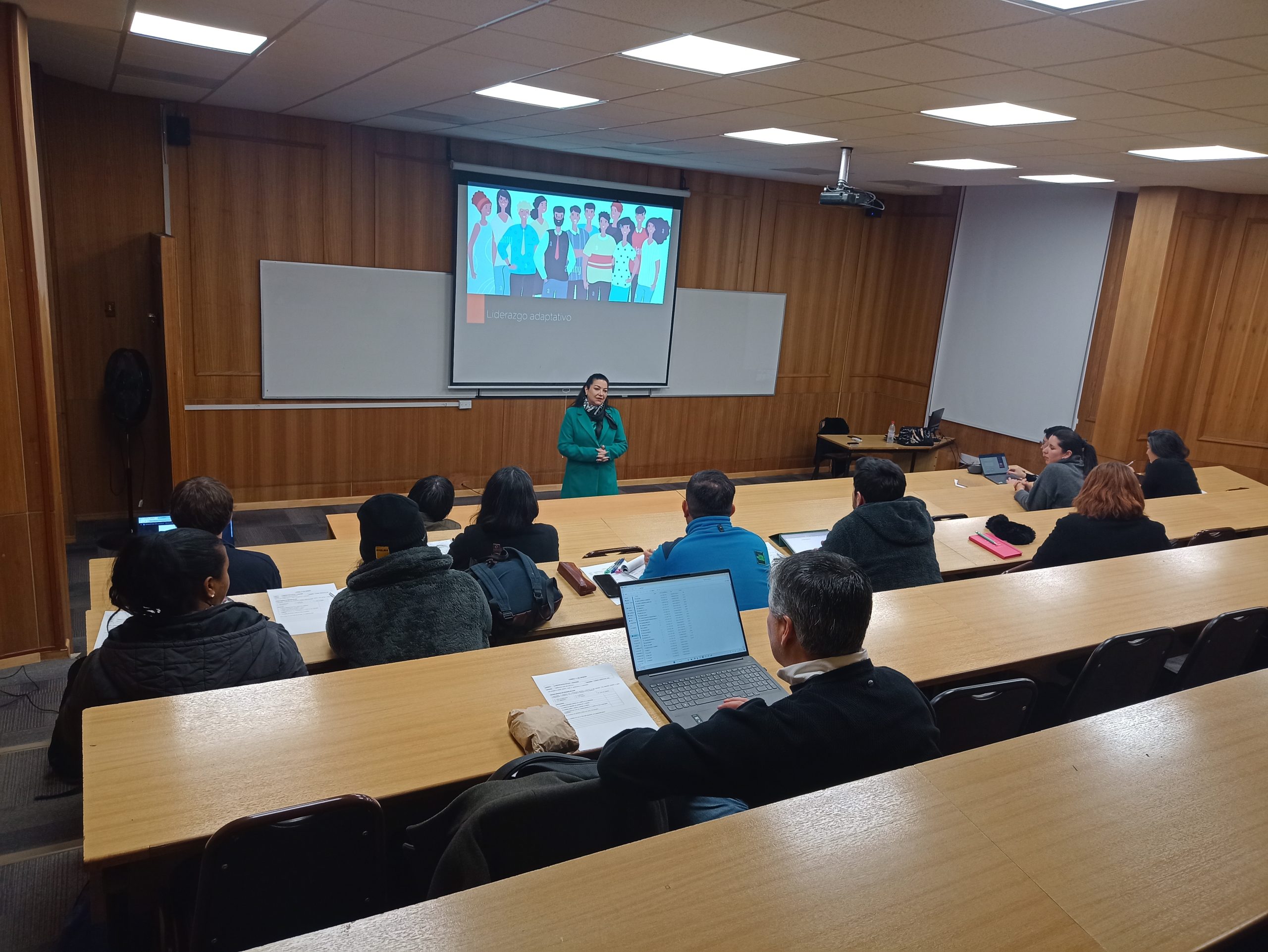 Magíster en Comunicación imparte curso optativo «Comunicación eficaz y Coaching»