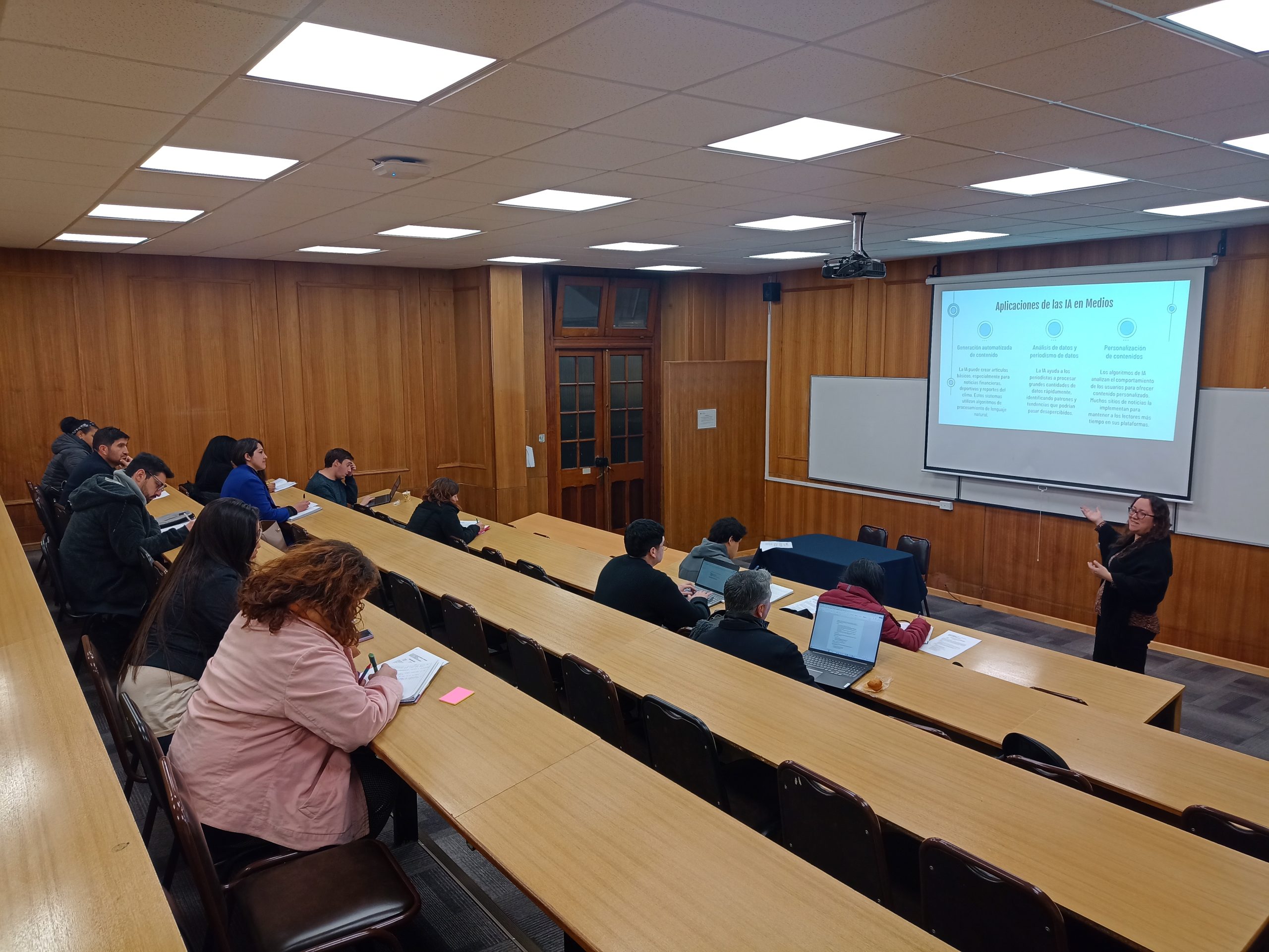 Magíster en Comunicación imparte optativo sobre Inteligencia Artificial