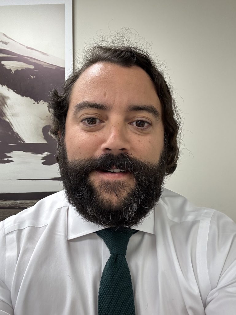 Javier-Foxon-768x1024 Javier Foxon: desde Periodismo PUCV hasta el Servicio Exterior