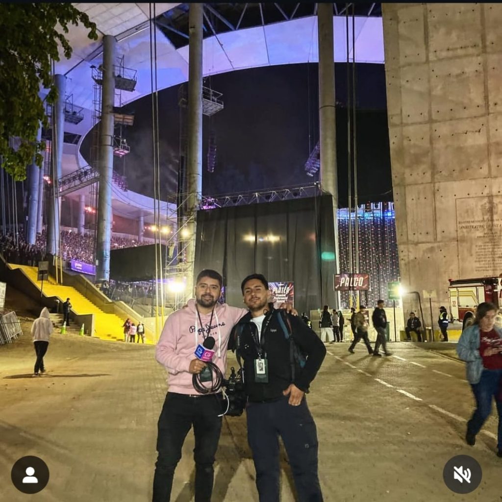 WhatsApp-Image-2026-03-03-at-11.46.51-AM-1024x1024 Experiencias de periodistas PUCV en el Festival de Viña 2026